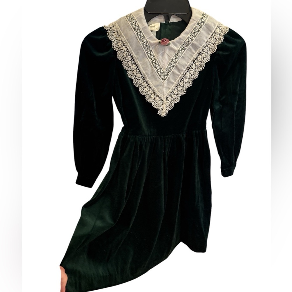 80s BONNIE JEAN GREEN VELVET MIDI DRESS W WHITE & LACE WIDE PEAKED COLLAR SZ 7 - Picture 3 of 6